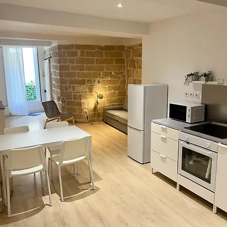 Le Poete Roucher Apartmán